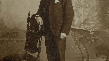 Debrouwere, August