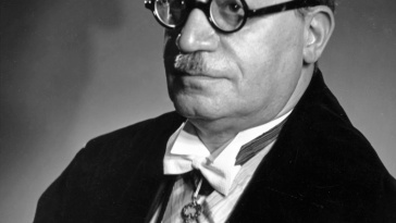 Van der Essen, Léon