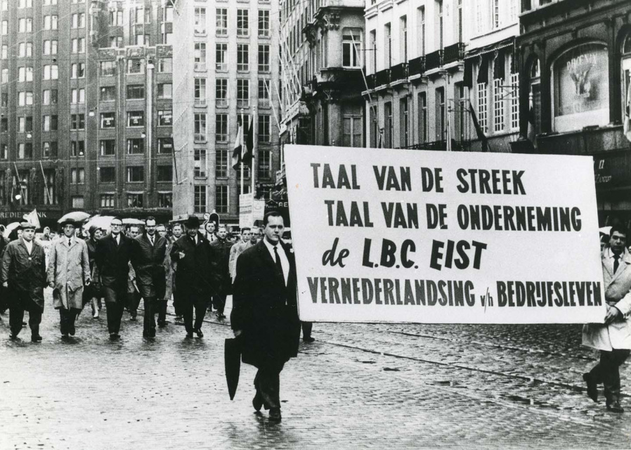 De verfransing van het bedrijfsleven in Vlaanderen werd vanaf de late jaren 1940 een van de nieuwe actiepunten van de Vlaamse beweging en van de christelijke arbeidersbeweging in Vlaanderen. Tijdens de Rerum Novarum-betoging in Antwerpen (1962) uitte de Landelijke Bediendencentrale zijn steun aan de eis voor een vernederlandst bedrijfsleven. (KADOC)