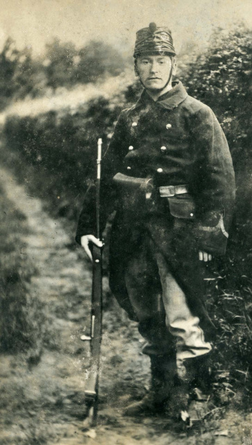 Joe English als soldaat tijdens de Eerste Wereldoorlog, 1914-1918. (Gemeentearchief Temse)
