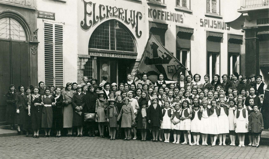 Gewestdag van de Katholieke Vlaamse Meisjesbeweging in Gent, 19 april 1936. Foto De Baets. (ADVN, VFA1457)