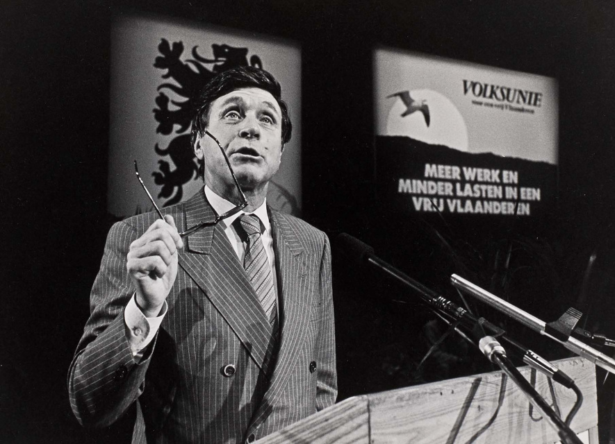 Toespraak van Hugo Schiltz op het partijcongres van 22 september 1985 in aanloop naar de federale verkiezingen van 13 oktober. Foto Studio Dann. (ADVN, VFB 1743/57)
