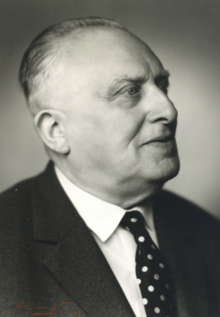 Leo Delwaide, s.d. Foto J. Lasters. (Collectie Stad Antwerpen, Letterenhuis, tglhph14471)