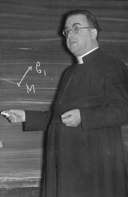 Georges Lemaître, voorzitter van de ACAPSUL, tijdens een les mechanica voor de eerste kandidatuur in Leuven, november 1949. (Archives de l'Université catholique de Louvain)
