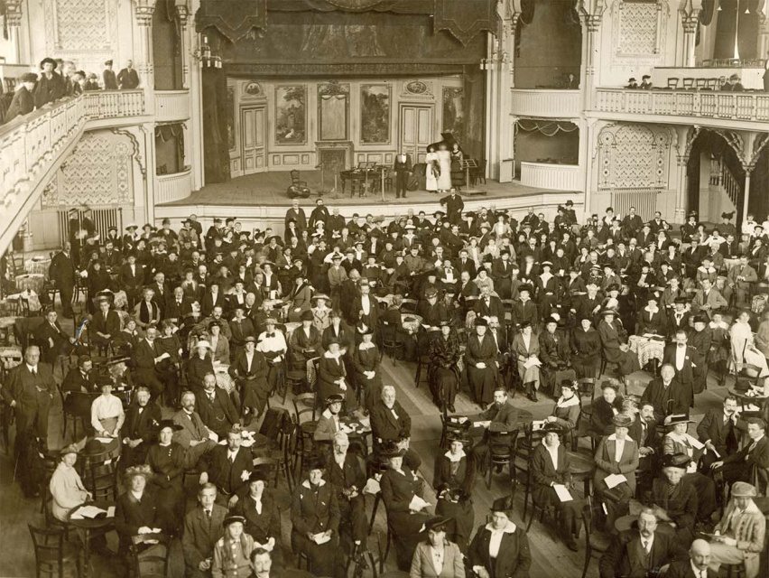 Een door het Algemeen-Nederlands Verbond (ANV) georganiseerde Vlaamse dag in Den Haag, 16 oktober 1913. (ADVN, VFC612/2)