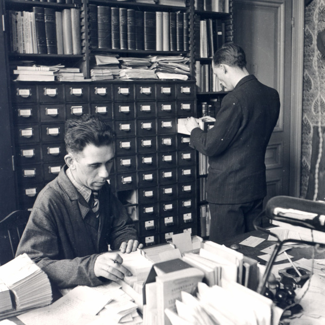 Personeel aan het werk op het ASKB, jaren 50. (KADOC, kfa016262)