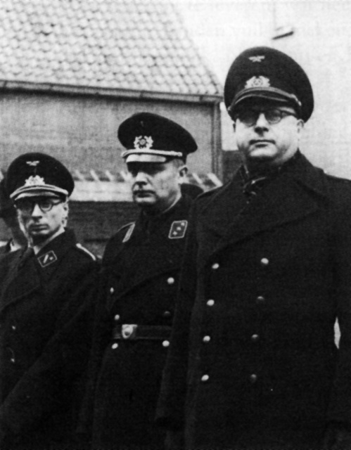 VNV-leider Hendrik Elias met leden van de Limburgse VNV-top. Van links naar rechts: Antoon Ariën, Jozef van Hercke en Hendrik Elias. (ADVN, VBRB6580)