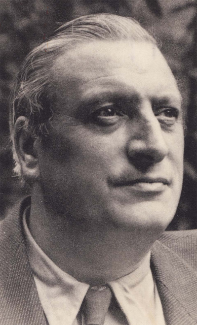 Willem Asselbergs, beter bekend onder zijn pseudoniem Anton van Duinkerken, ca. 1959. (ADVN, VPR1357)