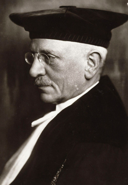 Dr. Hendrik Burger, 1927. Foto Jacob Merkelbach. (Stadsarchief Amsterdam)