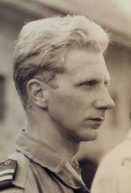 Maurits Cailliau in een uniform van het Algemeen Diets Jeugdverbond, 3 augustus 1938. (ADVN, VFA3795)