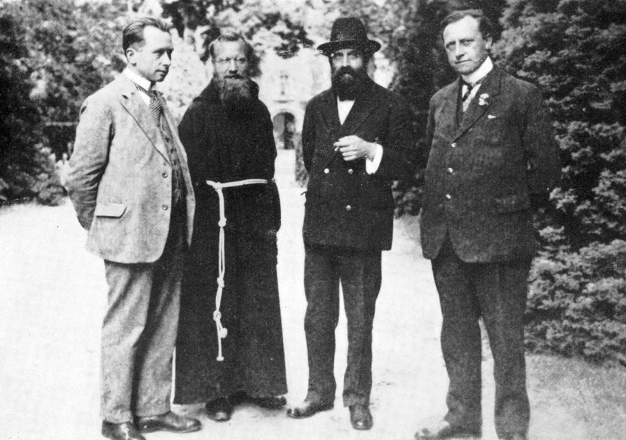 Secretariaat van de Katholieke Vlaamsche Landsbond (KVL), met van links naar rechts Jan Valvekens, Petrus Claes, Albert Bouweraerts en J. Wille, 1929. (ADVN, VW26/51)