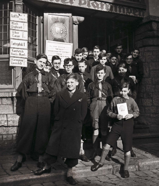 Leden van het Dietsch Jeugdverbond, ca. 1938. (ADVN, VNE34)