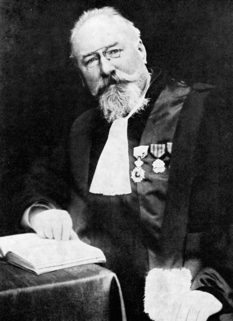 Florimond Heuvelmans, in: R. Victor, Schets ener Geschiedenis van de Vlaamse Conferentie der Balie van Antwerpen, 1885-1960, 1960. (ADVN, VC1188)