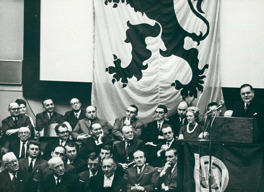 Pieter Lambrechts aan het woord tijdens de viering van 50 jaar Liberaal Vlaams Verbond in de Aula van de Rijksuniversiteit Gent, 21 september 1963. (Liberas, 3220)