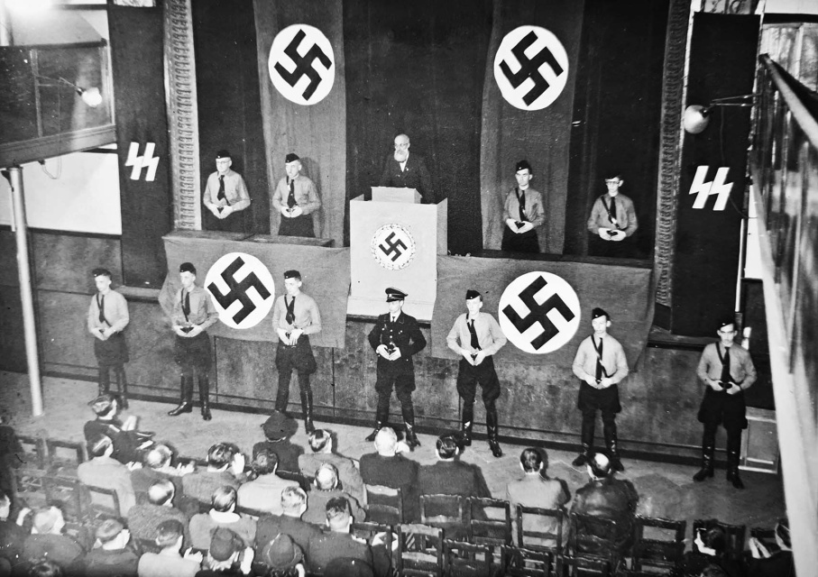 Toespraak van Walter Lampaert op een bijeenkomst van de Algemeene SS-Vlaanderen in Gent, 1941-1943. (Rijksarchief Gent)
