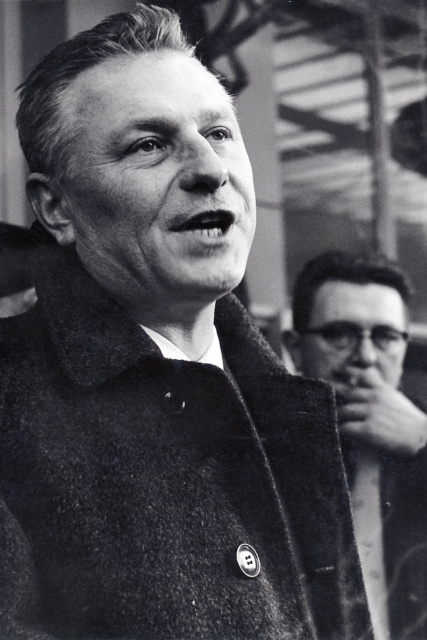André Renard tijdens een toespraak naar aanleiding van de staking tegen de eenheidswet van 1960-1961, Bergen, 12 januari 1961. (Amsab-ISG, fo014773)