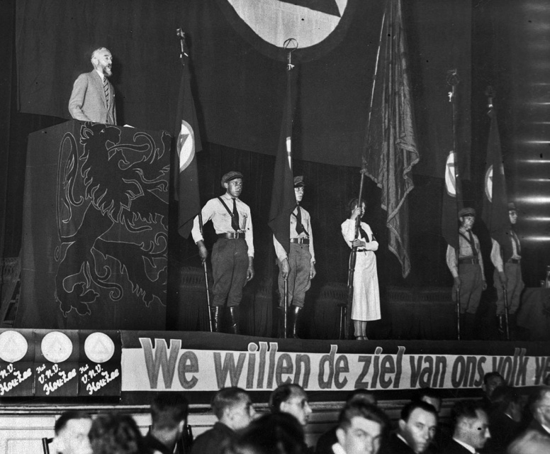Toespraak van Herman van Puymbroeck op een bijeenkomst van het Vlaamsch Nationaal Verbond (VNV) in het Rubenspaleis, Antwerpen, 1936. (FelixArchief, SA048033)