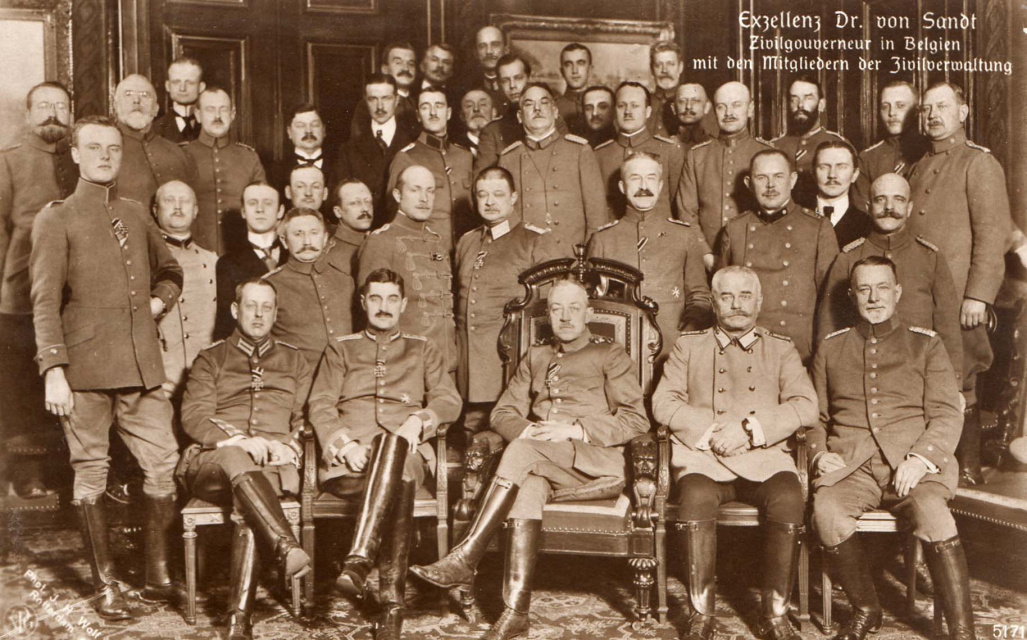 Maximilian von Sandt (midden) als hoofd van het Duits burgerlijk bestuur in België, 1914-1917.