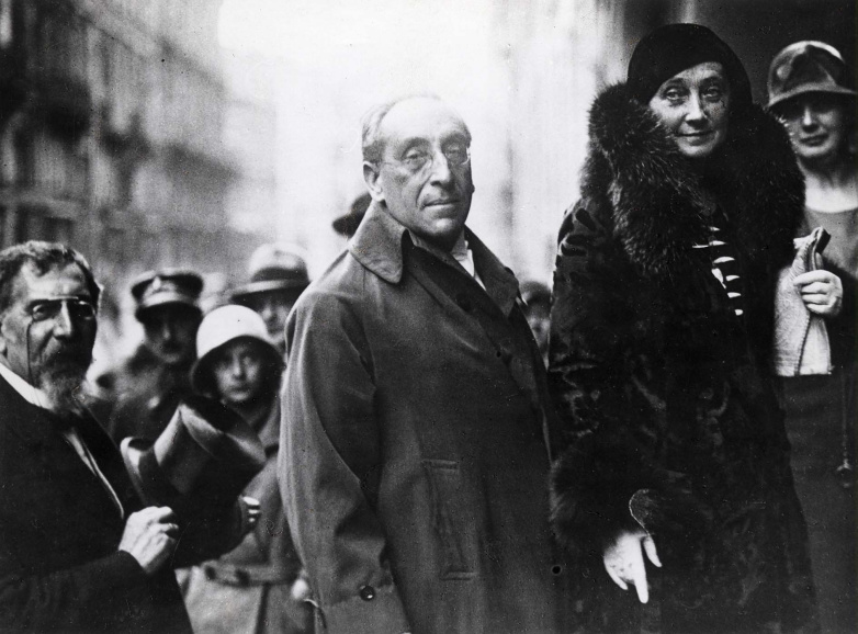 Rector August Vermeylen en zijn echtgenote Gaby Brouhon bij de opening van de vernederlandste Gentse Universiteit, 21 oktober 1930. (Collectie Stad Antwerpen, Letterenhuis, tglhph5579)