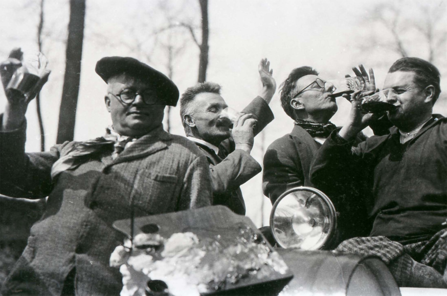 Boottocht met Jozef de Coene (links) op de Leie, met rechts van hem Stijn Streuvels, Albert Saverys en Arthur Deleu, ca. augustus 1924.
