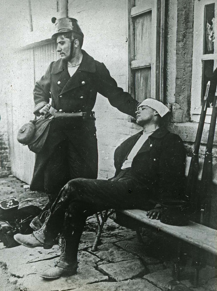 Belgische soldaten op de aftocht na de verloren slag om Luik, augustus 1914. (Koninklijk Legermuseum)