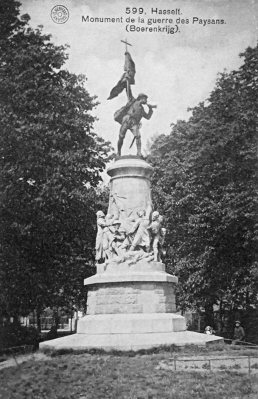 Standbeeld De Boerenkrijg, gerealiseerd door de beeldhouwers Frans de Vriendt en Alfons Baggen. Het monument werd op 5 december 1898 ingehuldigd aan de Luikerpoort in Hasselt, maar werd in 1968 verplaatst naar het Leopoldplein.