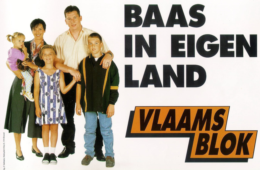 Het Vlaams Blok hechtte in de jaren 1990 veel belang aan het traditionele, kroostrijke gezin. Verkiezingsbrochure, 1999. (ADVN, VBRB5925)