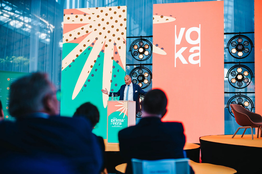Wouter de Geest, voorzitter van het Vlaams netwerk voor ondernemingen, aan het woord op het voorjaarsfeest in Brussel, 16 mei 2022. (VOKA)