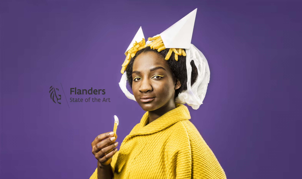 <p>Hedendaagse interpretatie van het <em>Portret van Margaretha van Eyck</em> (1439) voor de marketingcampagne <em>Vlaamse Meesters</em> van het agentschap Toerisme Vlaanderen, 2018. Foto Jimmy Kets. (Toerisme Vlaanderen/Loobas)</p>