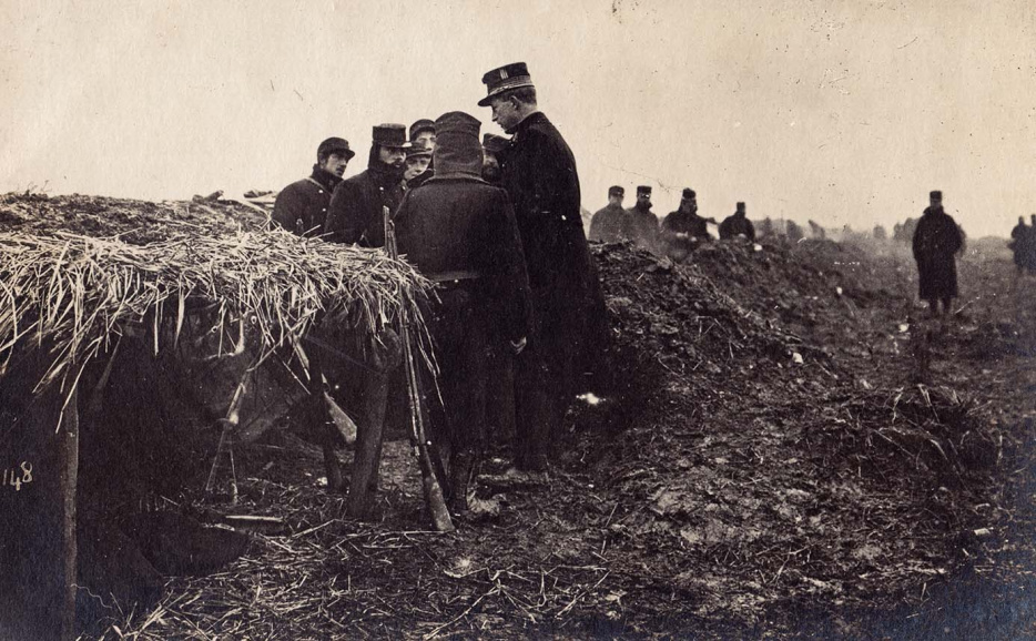 Bezoek van koning Albert I aan het front, ca. 1914. (Archief Koninklijk Paleis)