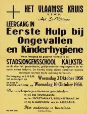 Het Vlaamse Kruis hechtte steeds veel belang aan de opleiding van Eerste Hulpers en aan de verspreiding van de kennis over gezondheid en hygiëne. (ADVN, VAFA571)