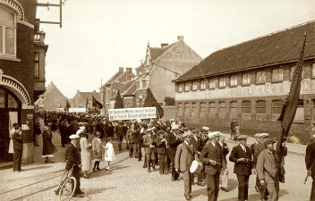 Manifestatie van het VOS in Maldegem, voor vrede en tegen het Frans-Belgische militair akkoord, 17 mei 1936. (ADVN, VFA1104)