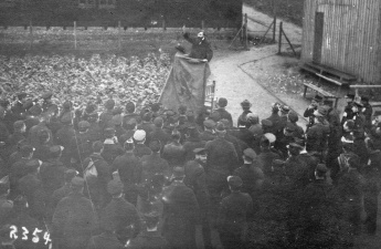 Toespraak van René de Clercq voor Belgische krijgsgevangen in het kamp Göttingen, 17 november 1917. (ADVN, VFA9855)