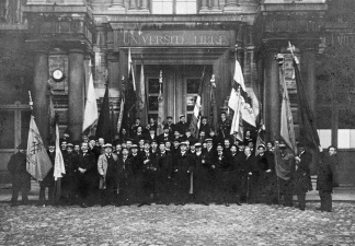 Viering van het 50-jarig bestaan van de Vlaamse studentenbeweging in Brussel, 1906. (Centrum voor Academische en Vrijzinnige Archieven)