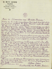 Alfons Sevens, flamingant en oprichter van het blad Witte Kaproen, verzette zich hevig tegen de verspreiding van het activistische De Vlaamsche Post. 'Trouwe Vlamingen, opgepast voor de verraders.' (Universiteitsbibliotheek Gent)