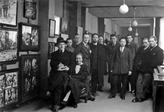 Tentoonstelling met werk van Alfred Ost in de zaal Plantin in Mechelen, ca. 1938. (Collectie Stad Antwerpen, tglhph26167)