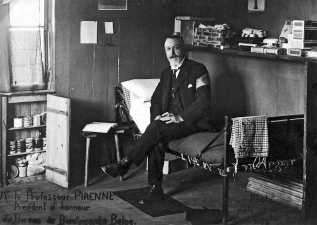 Henri Pirenne tijdens zijn gevangenschap in het Duitse interneringskamp Holzminden, 1916. (Liberas)